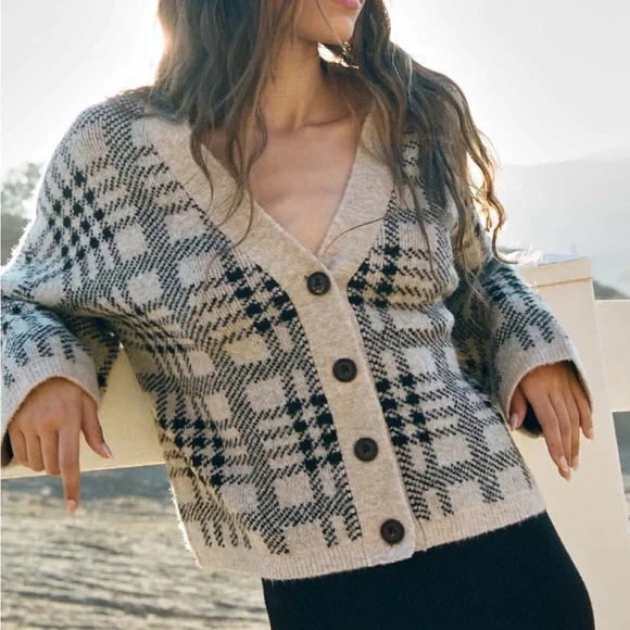 NWT Rails Reese Cardigan in Oatmeal Black Plaid - Picture 14 of 14